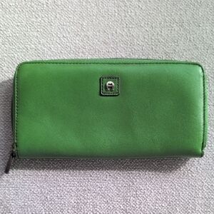 Chic Etienne Aigner Scottsdale Collection Grass Green Leather Zip Around Wallet